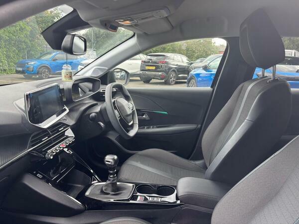 Peugeot 208 1.2 Puretech Active Premium Yellow #4