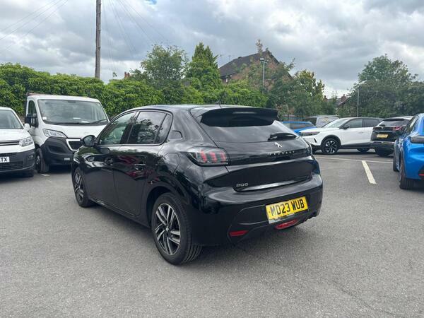 Peugeot 208 1.2 Puretech Active Premium Yellow #2