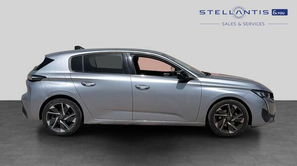 Peugeot 308 1.2 Puretech Allure Premium Hatchback E  #2