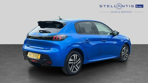 Peugeot 208 1.2 Puretech Allure Premium Hatchback #3