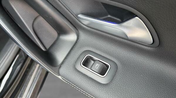 Mercedes-Benz A Class A200 1.3 Amg Line Executive Black #39