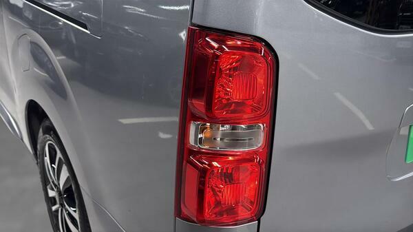 Peugeot e-Traveller 50Kwh Allure Long Mpv Lwb 8 Sea #5