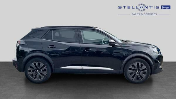 Peugeot e-2008 50Kwh Gt Premium Suv 7Kw Charge #2