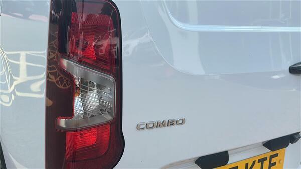 Vauxhall Combo 1.5 Turbo D 2300 Pro XL Panel Van 6Dr Manua #4