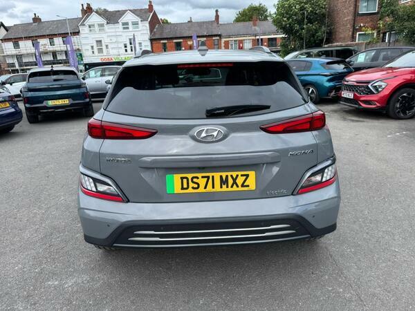 Hyundai Kona Ultimate Black #8