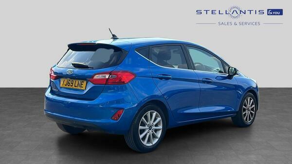 Ford Fiesta 1.0T Ecoboost Titanium Hatchback YJ69LNE #3