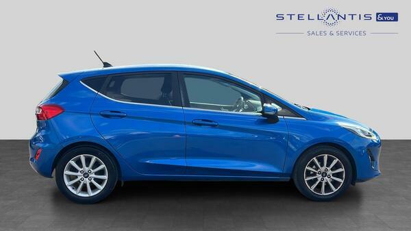 Ford Fiesta 1.0T Ecoboost Titanium Hatchback YJ69LNE #2
