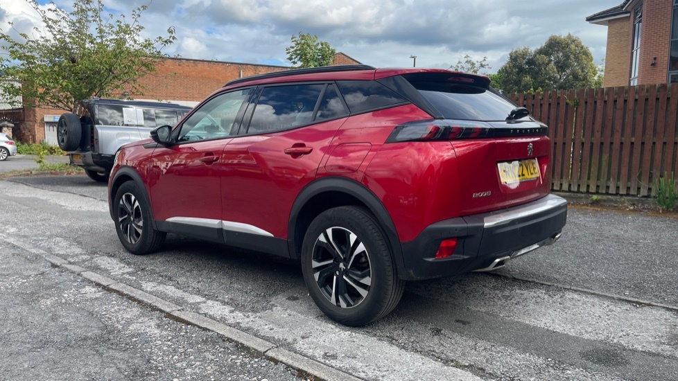 Peugeot 2008 1.2 Puretech Allure Premium Suv  #5
