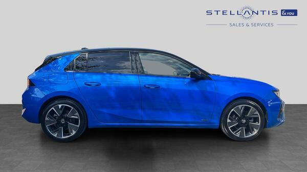 Vauxhall Astra 54Kwh Ultimate Hatchback 156 Ps #2