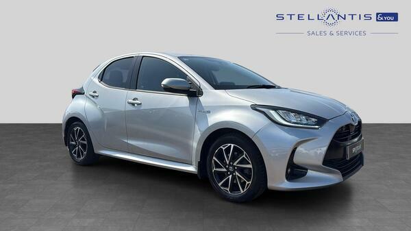 Toyota Yaris 1.5 Vvt-h Design Hatchback Hybrid E-cvt