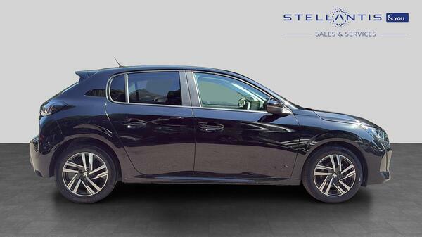 Peugeot 208 1.2 Puretech Active Premium Hatchback  #2