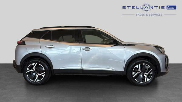 Peugeot e-2008 50Kwh Allure Suv 7Kw Charger  #2