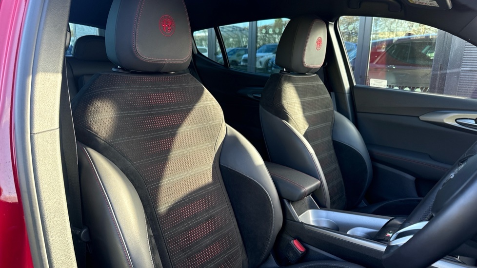 Alfa Romeo Tonale Hybrid  #32