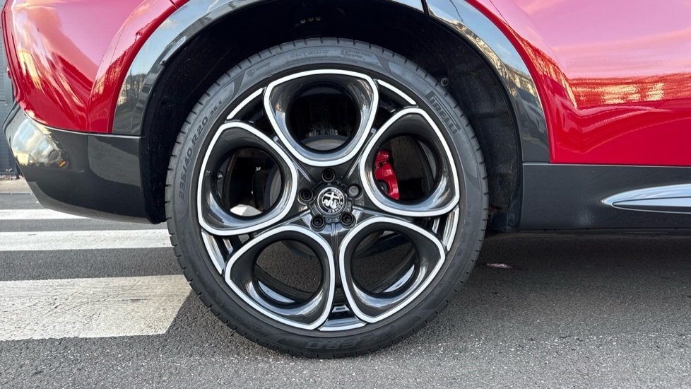 Alfa Romeo Tonale Hybrid  #16