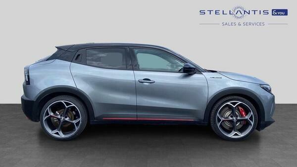 Alfa Romeo Junior 54Kwh Elettrica Veloce Suv 280  #4