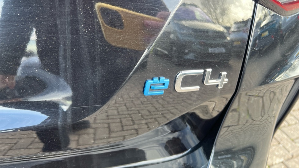 Citroen e-C4 50Kwh Shine Hatchback 136 Ps Black #40