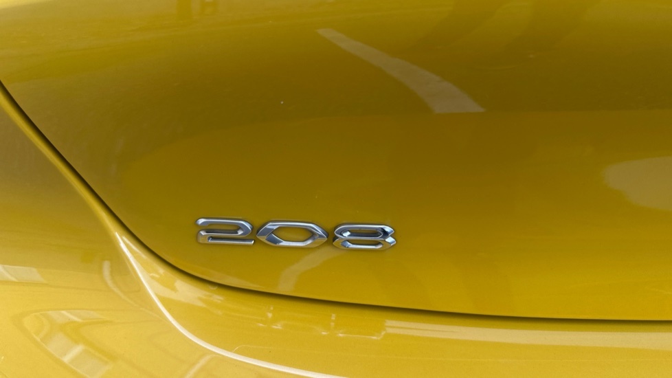 Peugeot 208 1.2 Puretech Active Premium Hatchback M Yellow #31