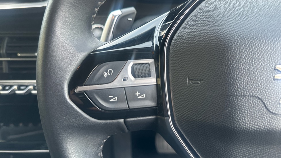 Peugeot 208 1.2 Puretech Active Premium Hatchback M Yellow #22