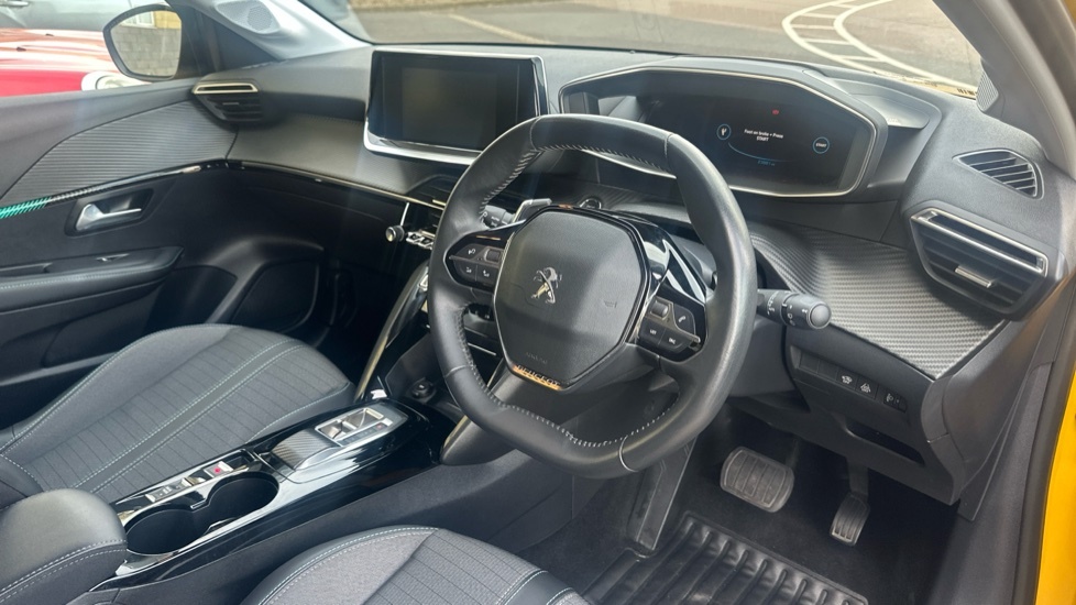 Peugeot 208 1.2 Puretech Active Premium Hatchback M Yellow #10