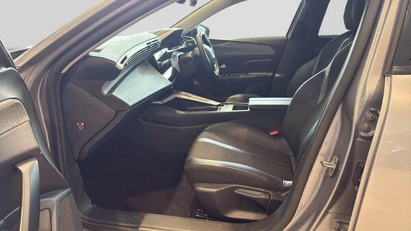 Peugeot 308 1.2 Puretech Allure Eat8 Red #31