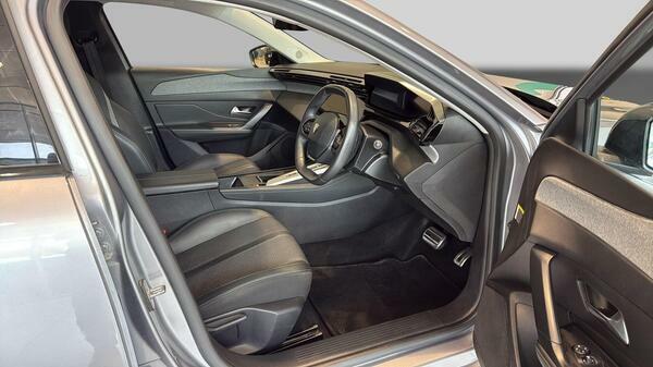 Peugeot 308 1.2 Puretech Allure Eat8 Red #44