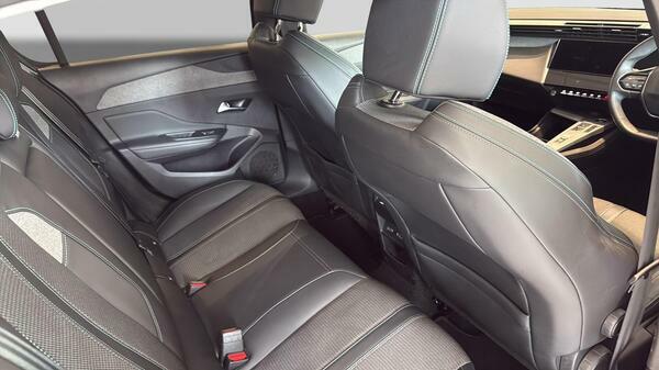 Peugeot 308 1.2 Puretech Allure Eat8 Red #37