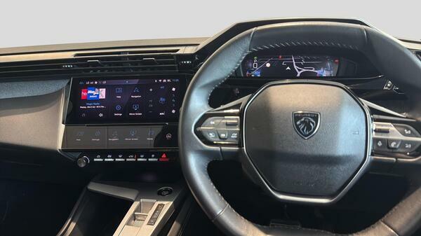 Peugeot 308 1.2 Puretech Allure Eat8 Red #19