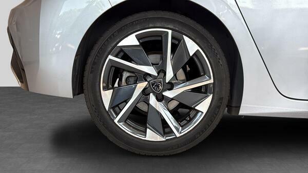 Peugeot 308 1.2 Puretech Allure Eat8 Red #12