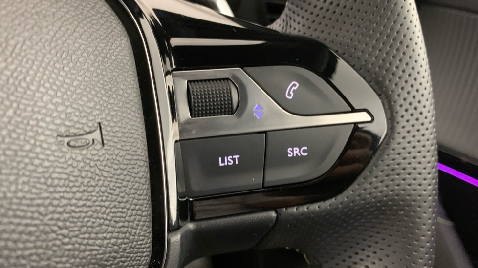 Peugeot 208 1.2 Puretech 100 Allure White #20