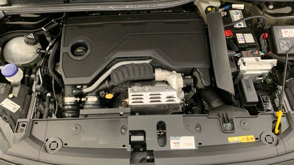 Peugeot 208 1.2 Puretech 100 Allure White #23