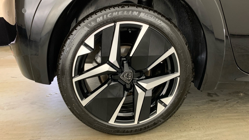 Peugeot 208 1.2 Puretech 100 Allure White #21
