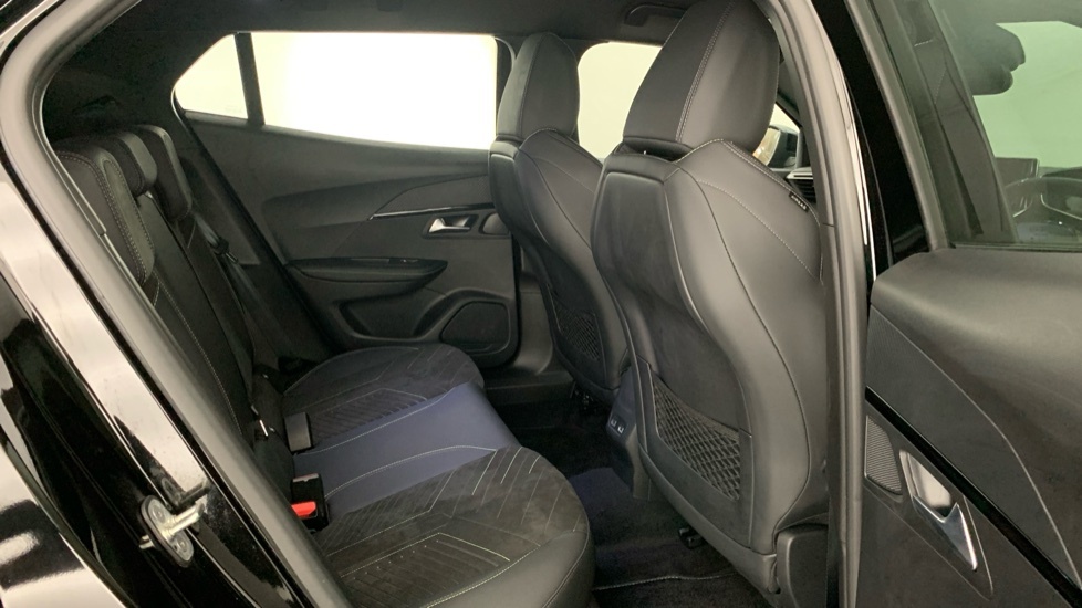 Peugeot 2008 1.2 Puretech S S Allure Black #65