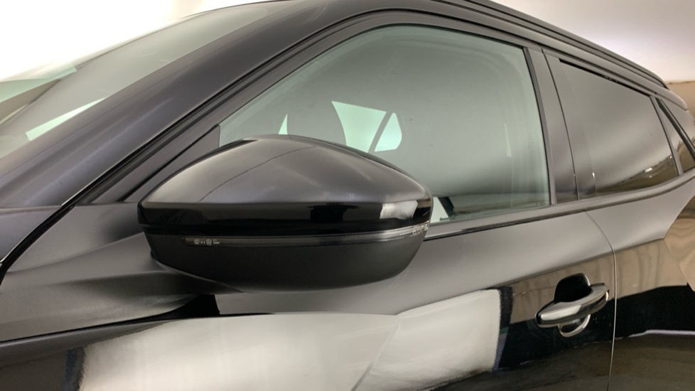 Peugeot 2008 1.2 Puretech S S Allure Black #64
