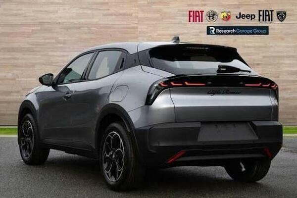 Alfa Romeo Junior 207Kw Elettrica Veloce 54Kwh Black #3