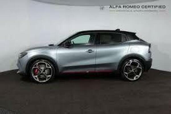 Alfa Romeo Junior 207Kw Elettrica Veloce 54Kwh Black #4