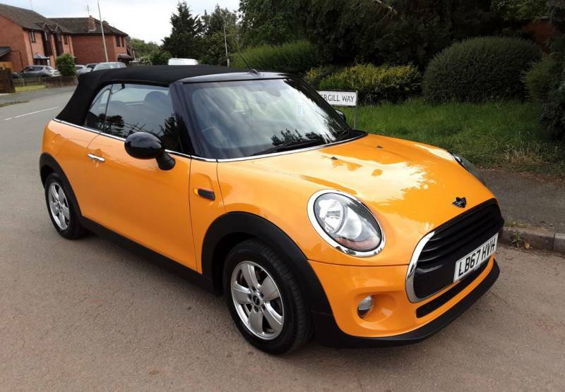 Mini Convertible 1.5 Cooper Orange