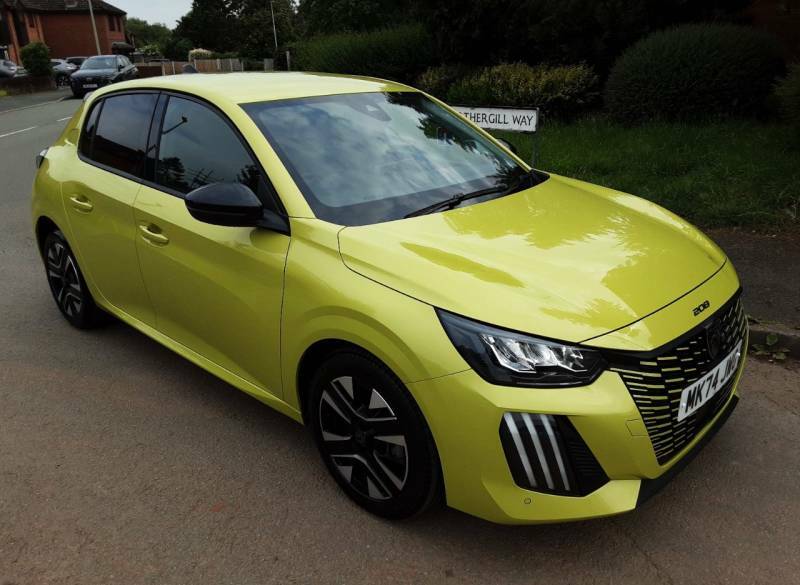 Peugeot 208 1.2 Puretech 100 Allure - 2024 74 MK74JWG Yellow #5