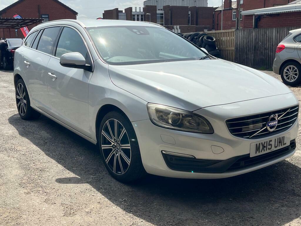 Volvo V60 2.0 R Design Lux T5 MX15UNL White