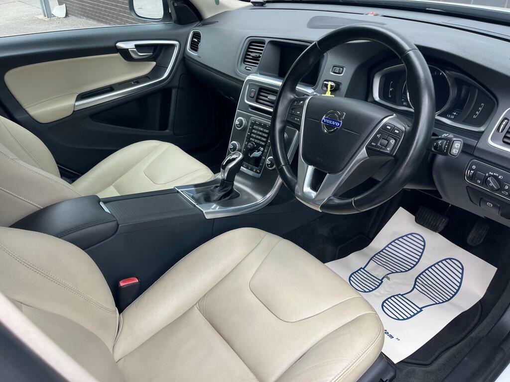 Volvo V60 2.0 R Design Lux T5 White #6