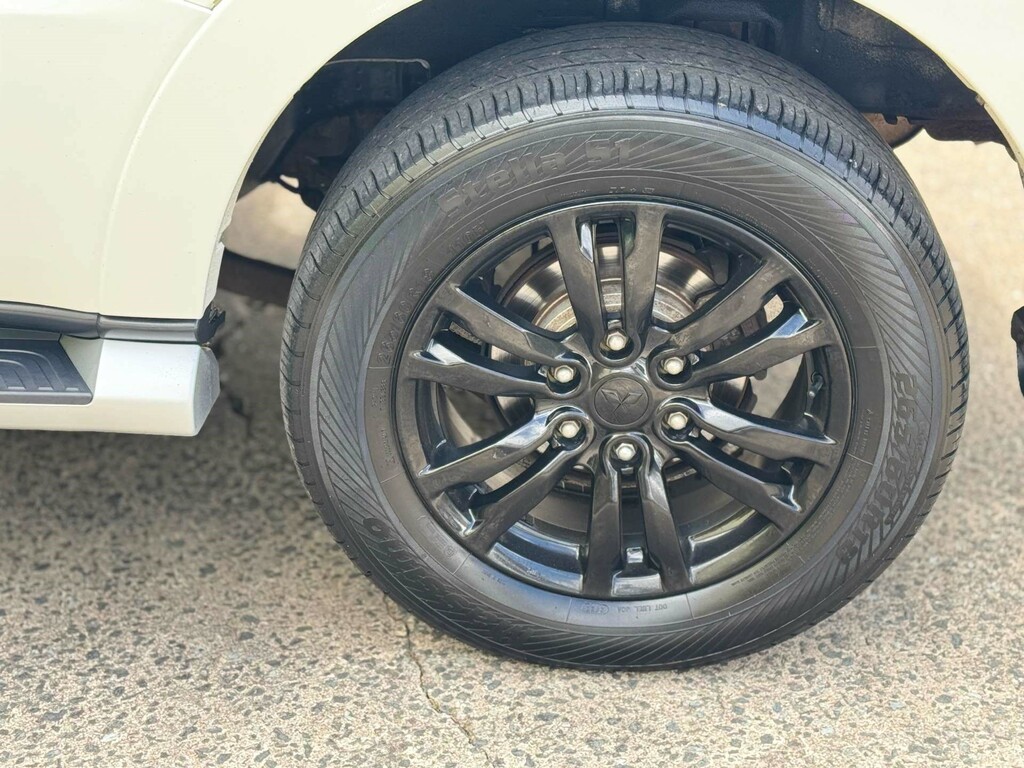 Mitsubishi Shogun 3.2 Di-dc Warrior 4Wd Euro 5 Swb Silver #29