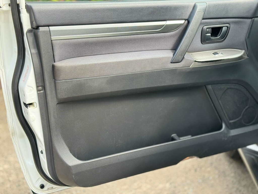 Mitsubishi Shogun 3.2 Di-dc Warrior 4Wd Euro 5 Swb Silver #24