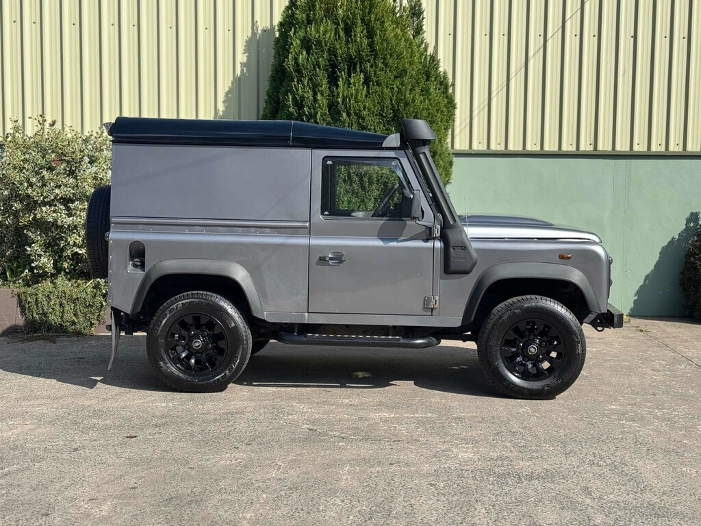 Land Rover Defender 90 90 Van Green #9