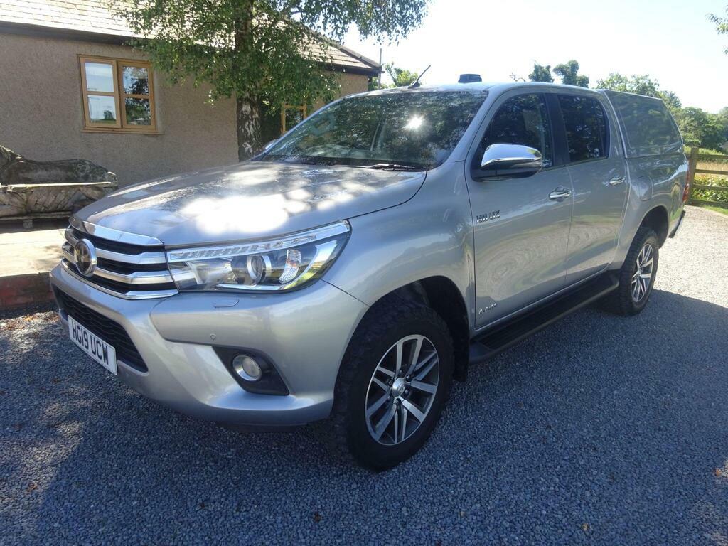 Toyota HILUX 2.4 D-4d Invincible Pickup Double Cab Silver
