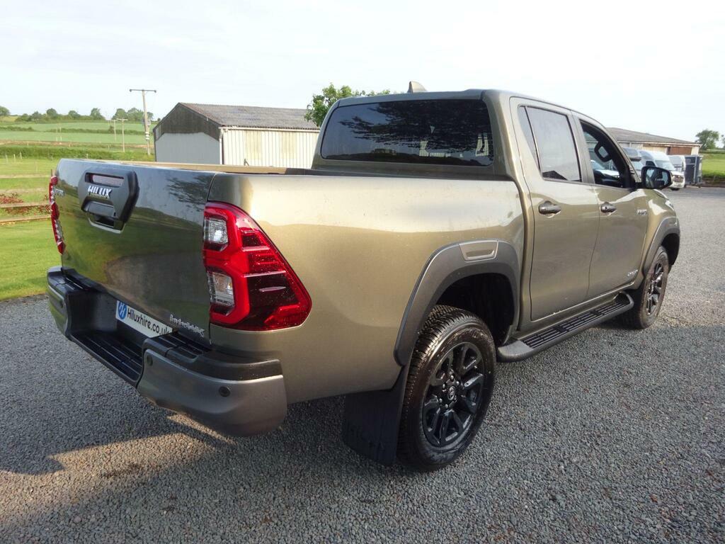 Toyota HILUX 2.8 D-4d Invincible X 4Wd Euro 6 S S Brown #4