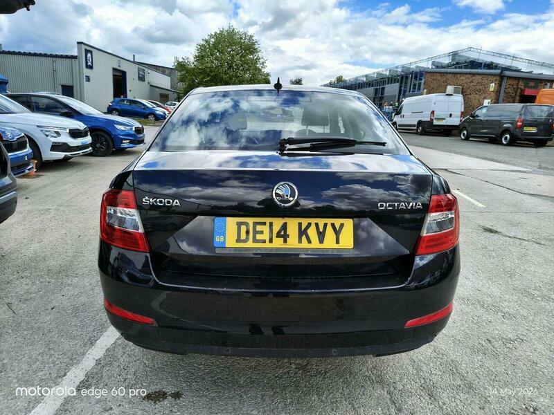 Skoda Octavia 1.4 Tsi Elegance Euro Black #3
