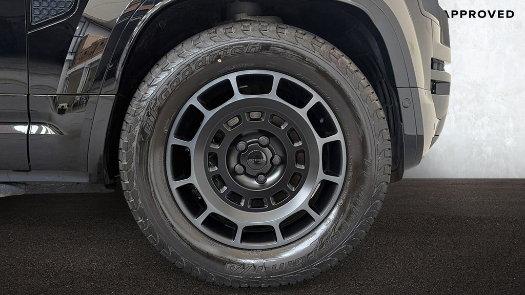 Land Rover Defender 110 P635 110 #6