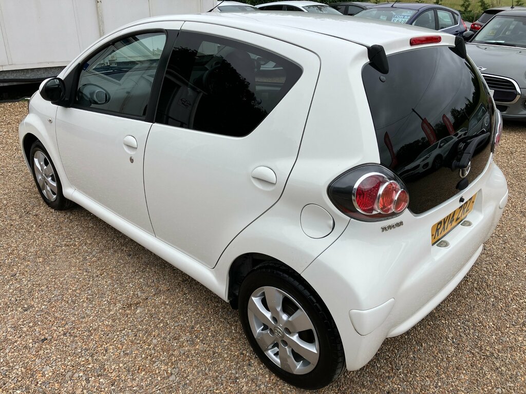 Toyota Aygo 1.0 5Dr. Low Miles. White. Sup RX14ZRZ White #6