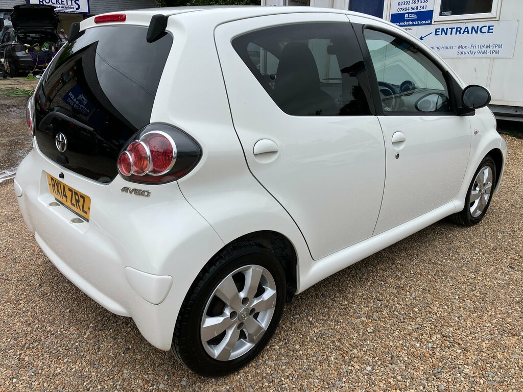 Toyota Aygo 1.0 5Dr. Low Miles. White. Sup RX14ZRZ White #5