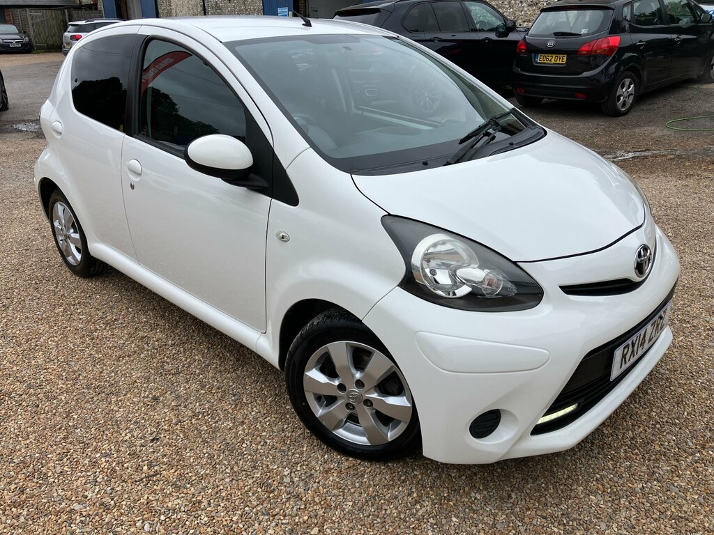 Toyota Aygo 1.0 5Dr. Low Miles. White. Sup RX14ZRZ White #2