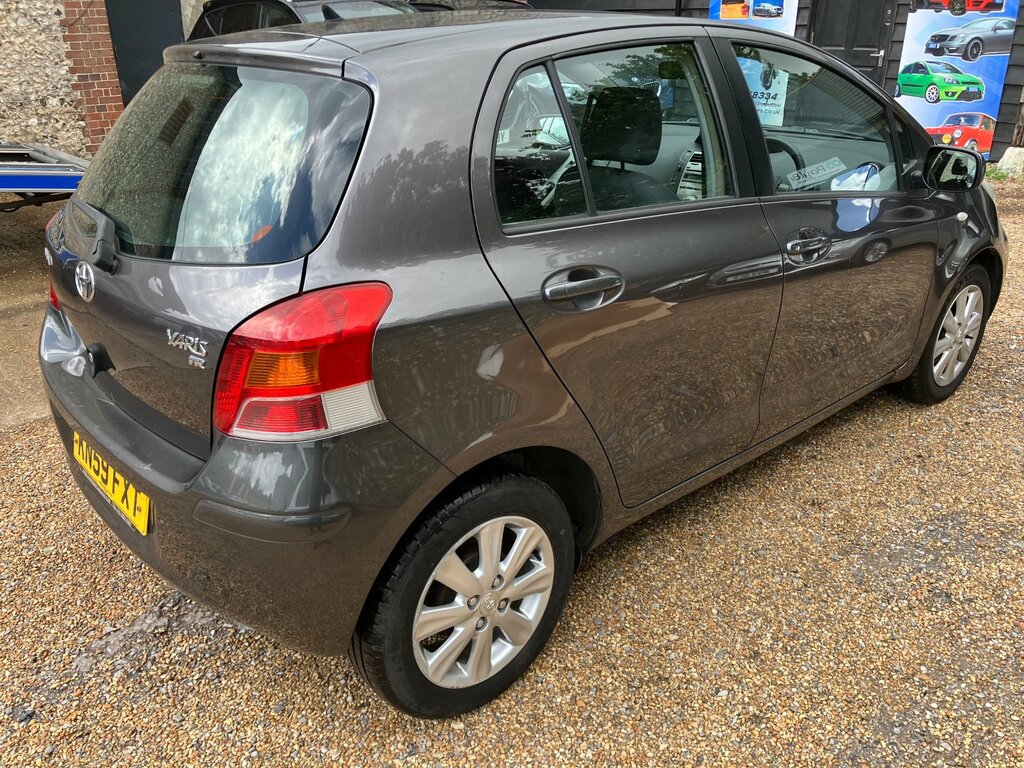 Toyota Yaris 1.33 Vvt-i Tr Grey #4